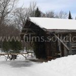 Certainly one of the most beautiful Sugar Shack in the province of Québec. A fabulous filming location made of round logs and surrounded by maple groves