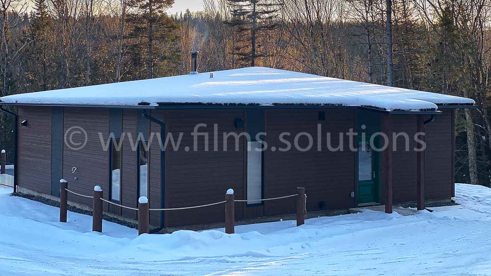 Quebec-Film-Locations-Cottage-Forest-Films-Solutions-QCLAURVALDAVID-CHALET12-07